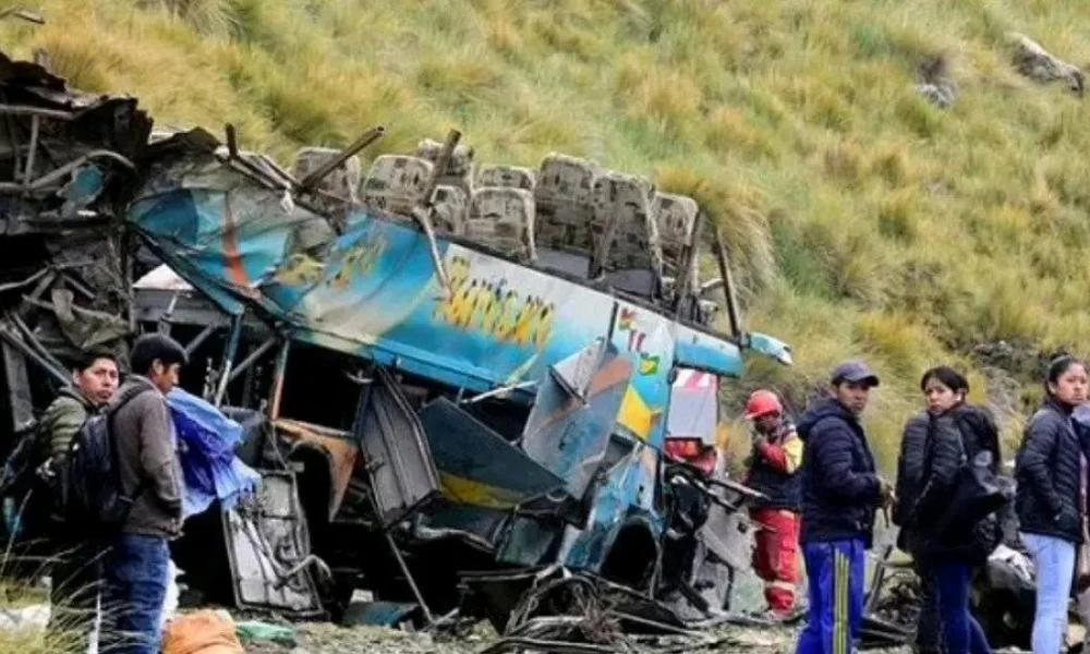 Τραγωδία στη Βολιβία: Λεωφορείο έπεσε στον γκρεμό-Στους 23 οι νεκροί